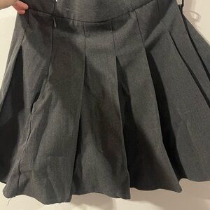 Elegant Gray Pleated Skirt